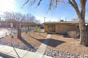 Warm and Welcoming 2BR close to UNM North Campus